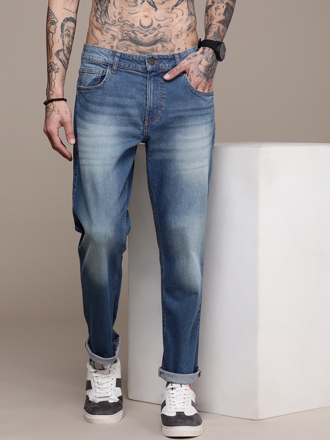 

Roadster Men Slim Fit Light Fade Jeans, Blue