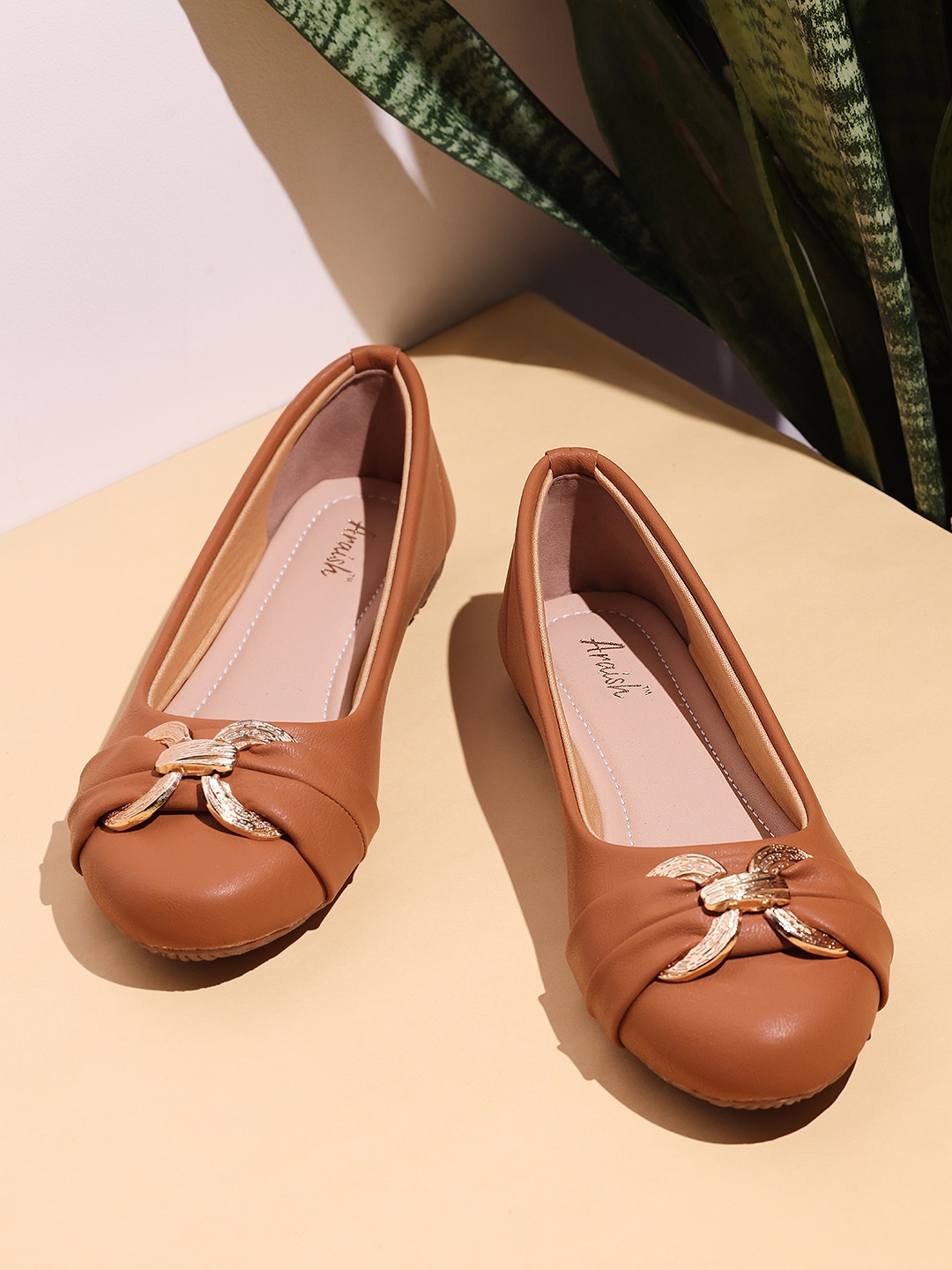 

ARAISH Embellished Lightweight Ballerinas, Brown