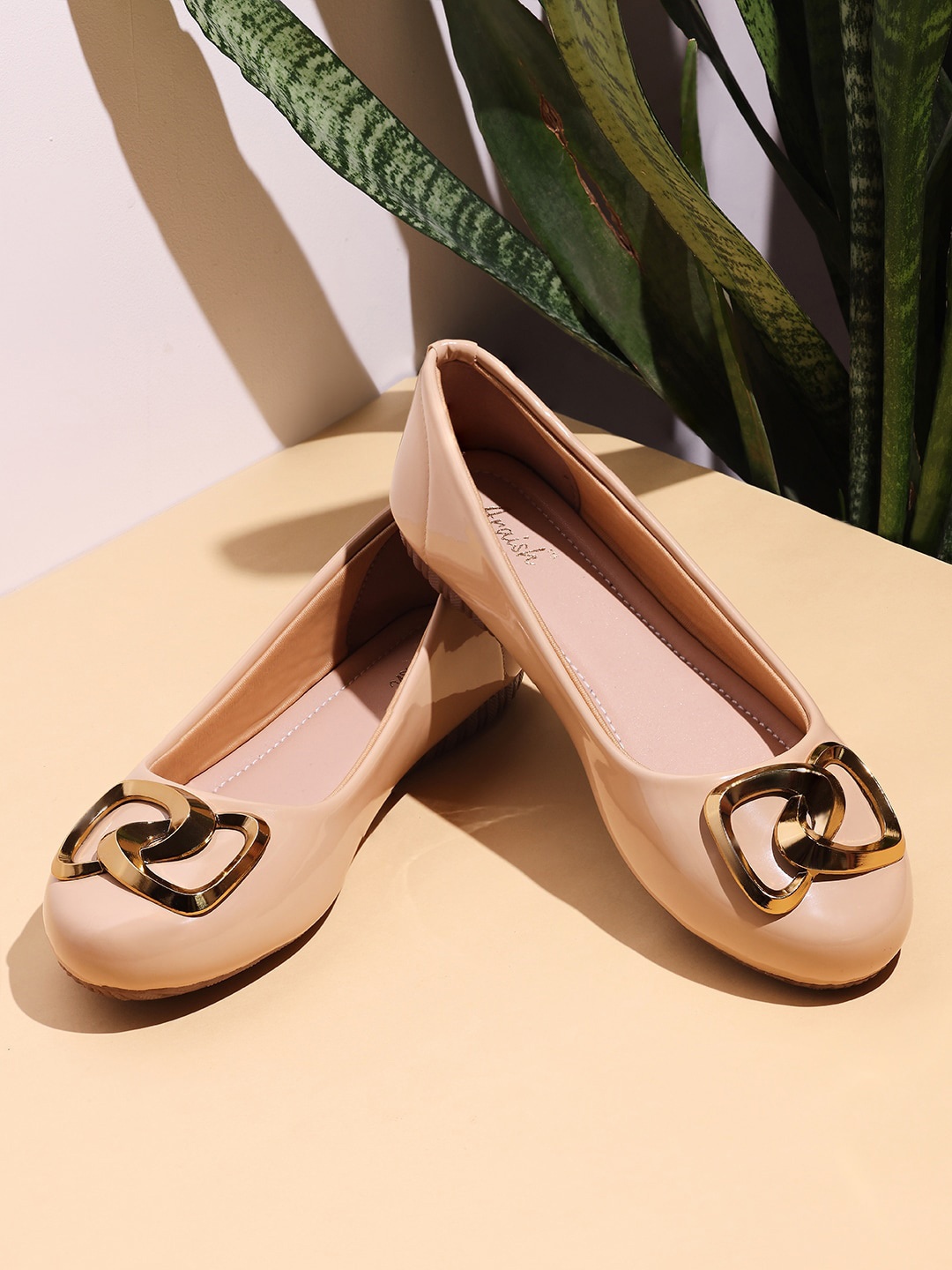 

ARAISH Embellished Lightweight Ballerinas, Beige