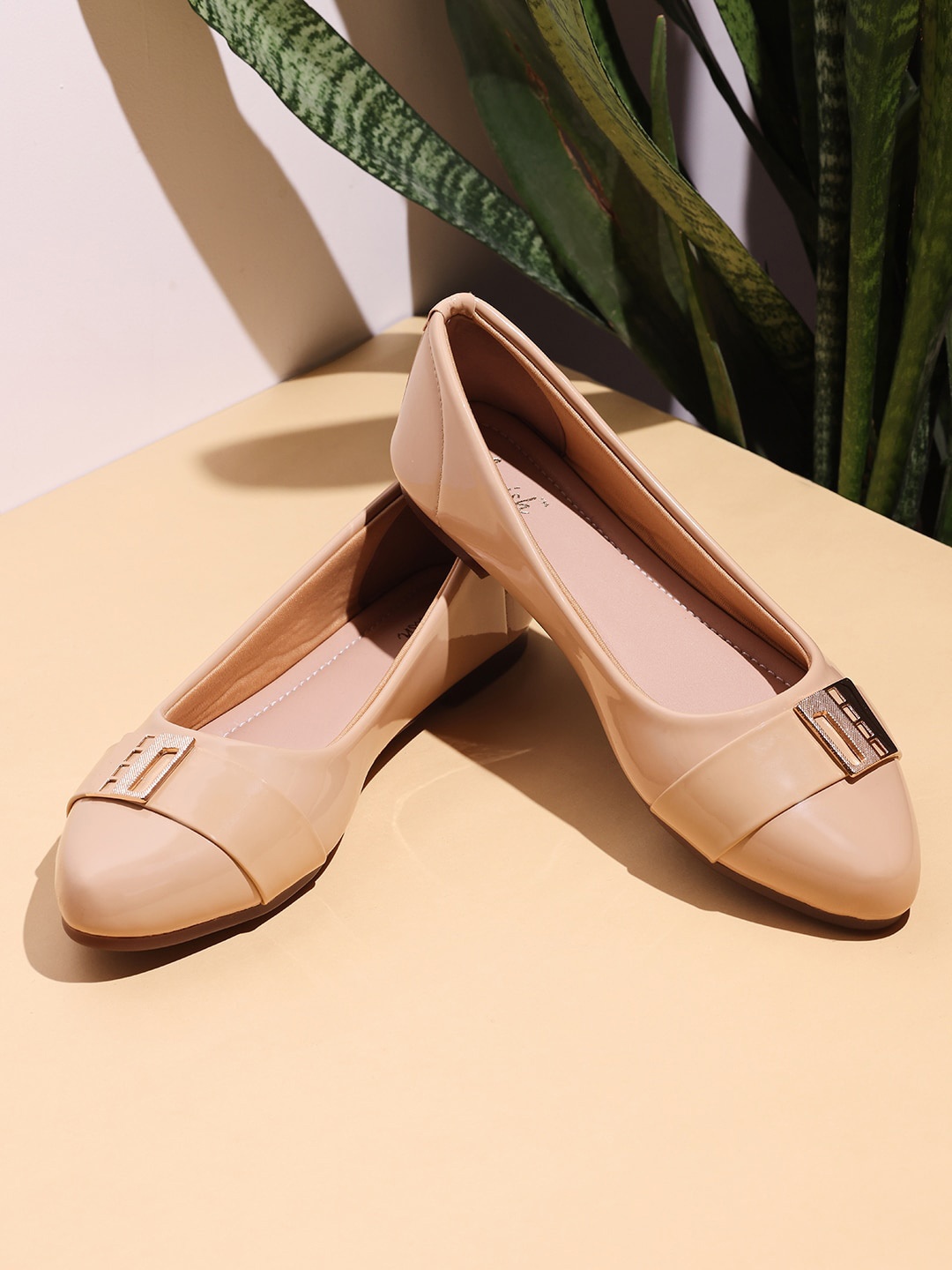 

ARAISH Embellished Lightweight Ballerinas, Beige