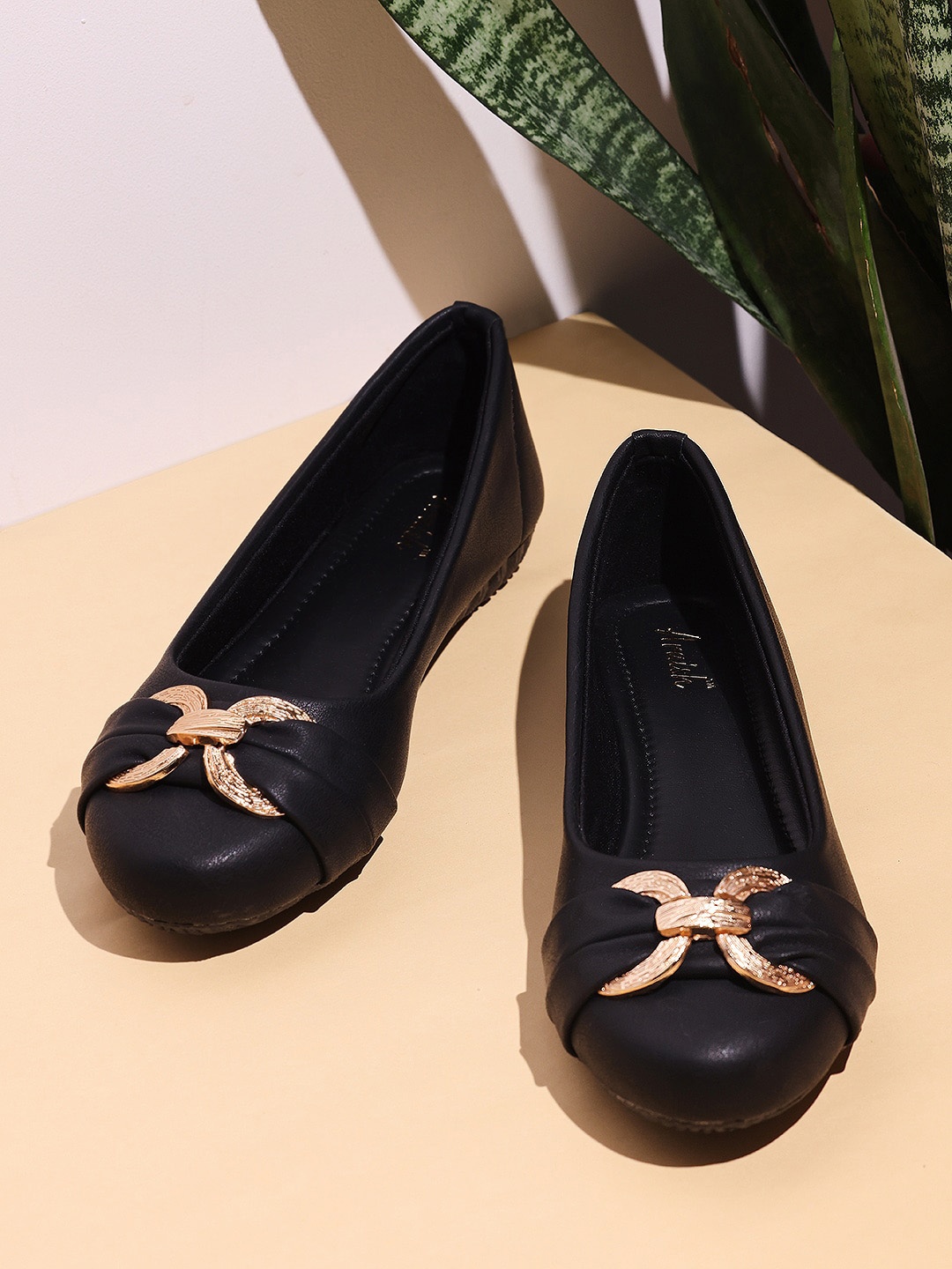 

ARAISH Embellished Ballerinas, Black