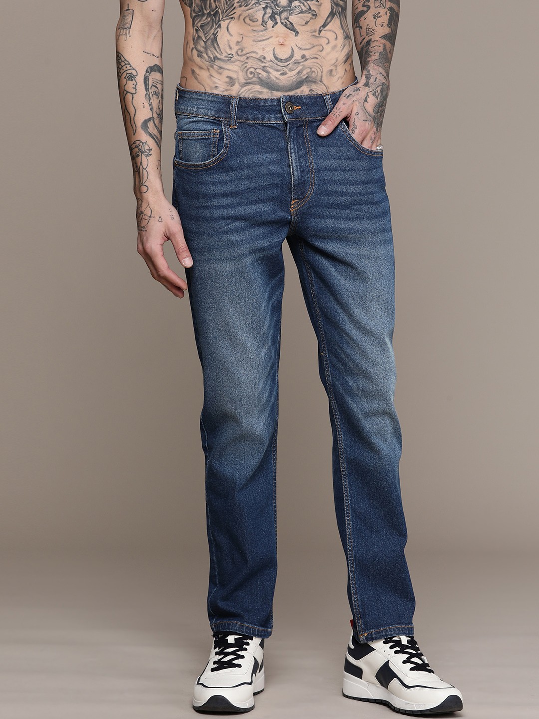 

Roadster Men Slim Fit Light Fade Jeans, Blue