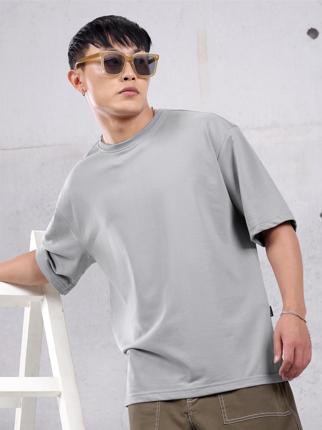 

Beyoung Round Neck Drop Shoulder Sleeves Oversized T-shirt, Grey