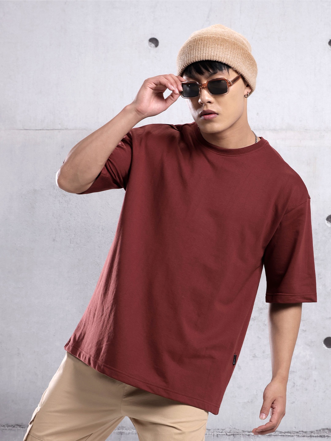 

Beyoung Round Neck Drop-Shoulder Sleeves Oversized T-shirt, Brown