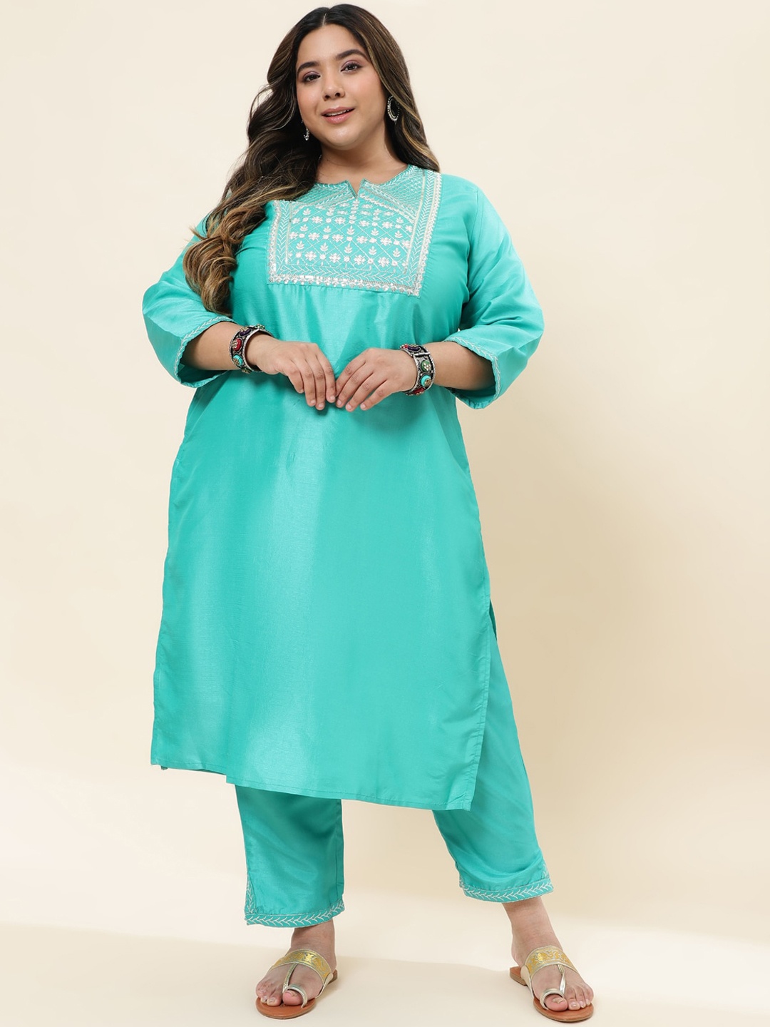 

Sringam Round Neck Ethnic Motifs Embroidered Regular Thread Work Kurta with Trousers, Green