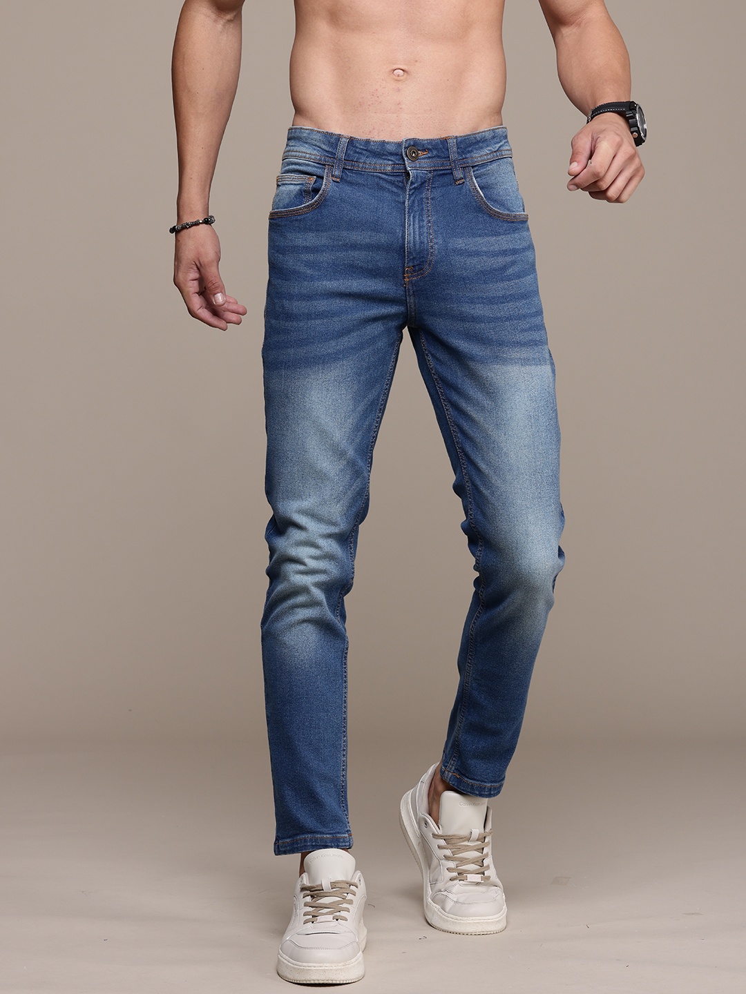 

Roadster Men Relaxed Fit Light Fade Stretchable Jeans, Navy blue