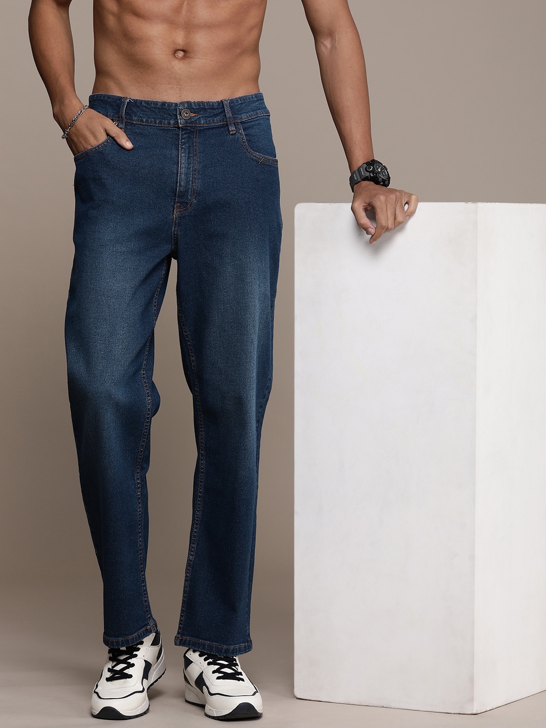 

Roadster Men Straight Fit Jeans, Blue