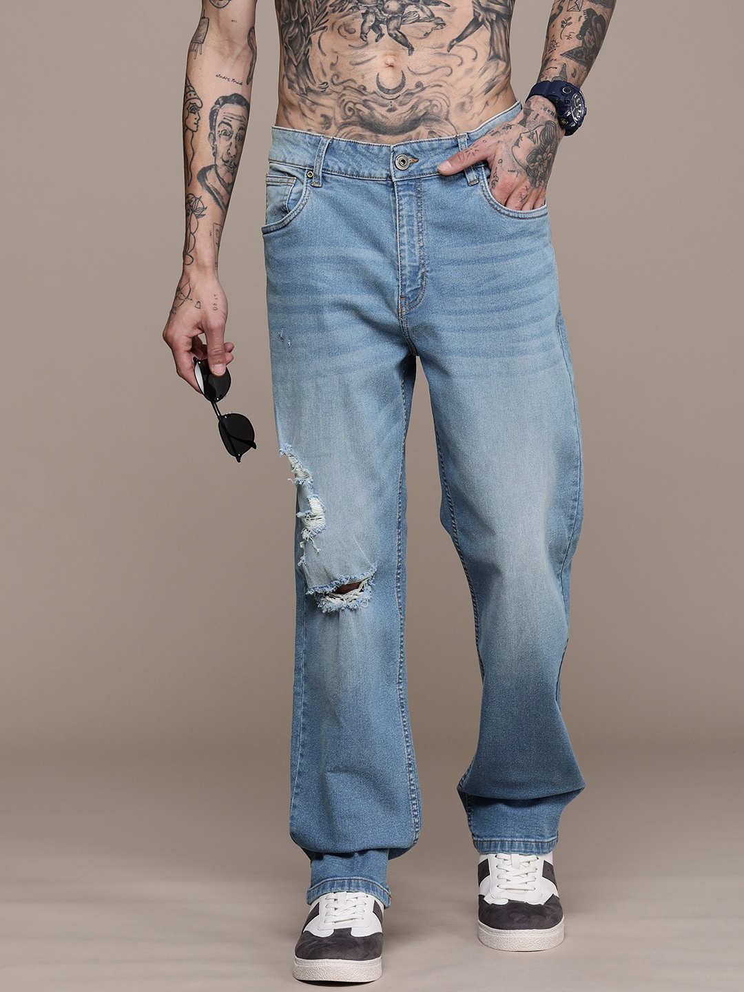 

Roadster Men Straight Fit Slash Knee Light Fade Jeans, Blue
