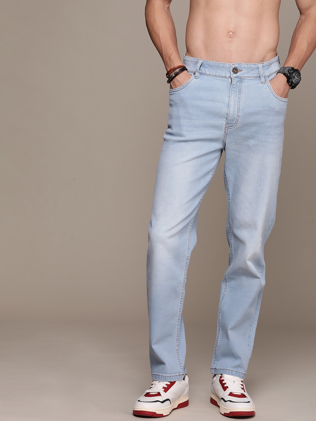 

Roadster Men Straight Fit Light Fade Stretchable Jeans, Blue