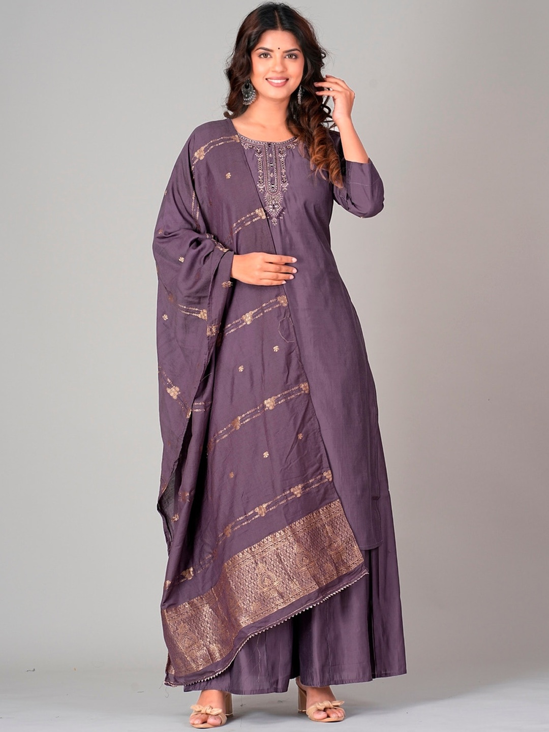 

DARIAN Yoke Design Regular Thread Work Kurta with Palazzos & Dupatta, Purple