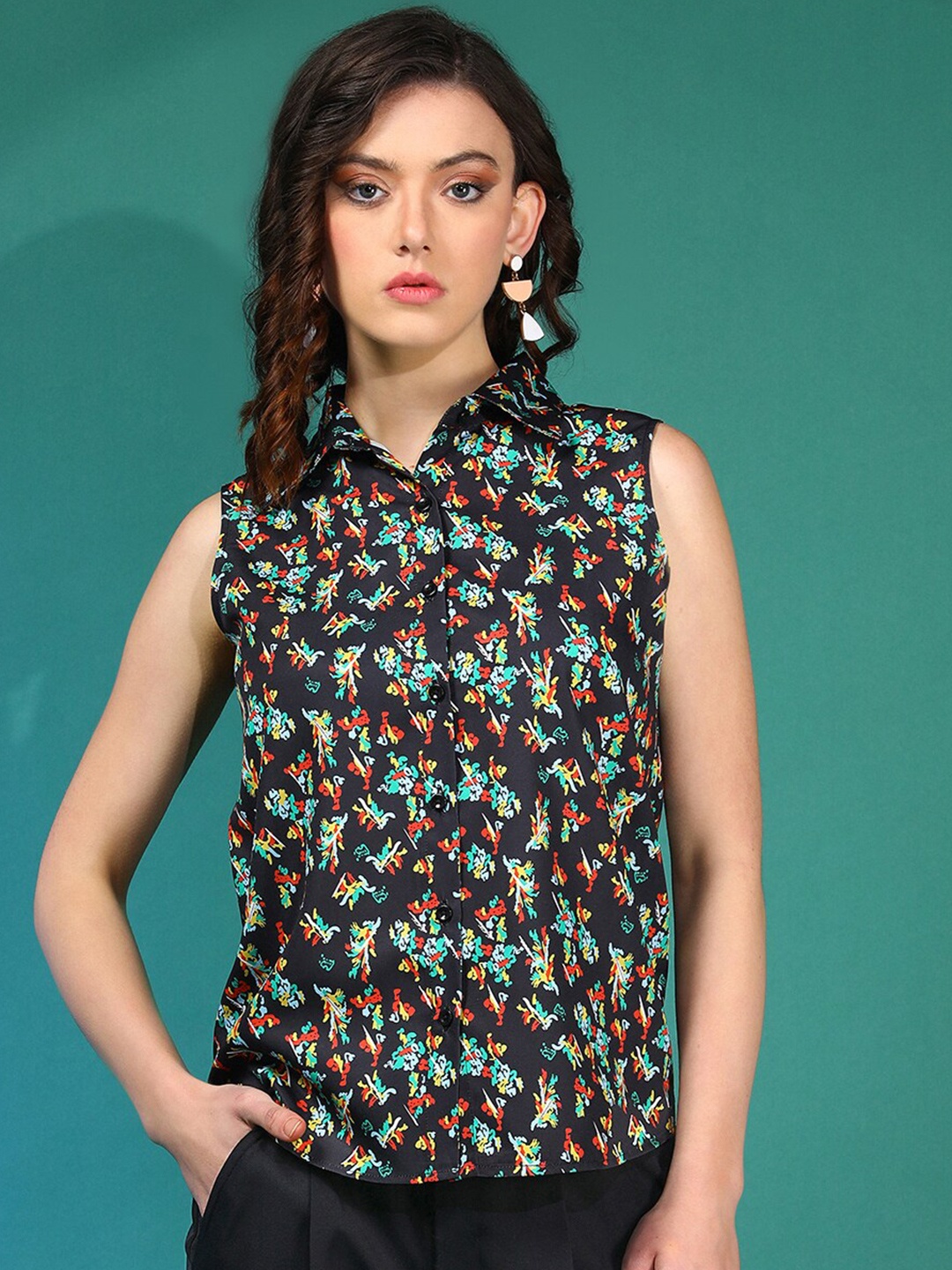 

Stylecast X Kotty Black & Blue Floral Print Crepe Shirt Style Top