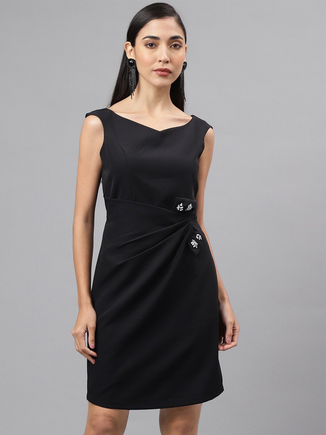 

Latin Quarters V-Neck Sleeveless Sheath Dress, Black