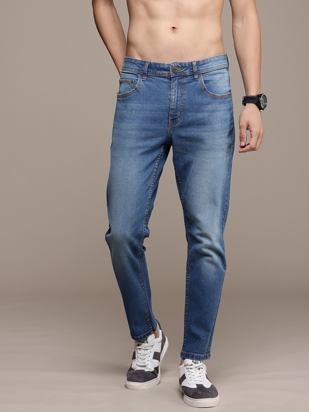 

Roadster Men Relaxed Fit Light Fade Stretchable Jeans, Blue