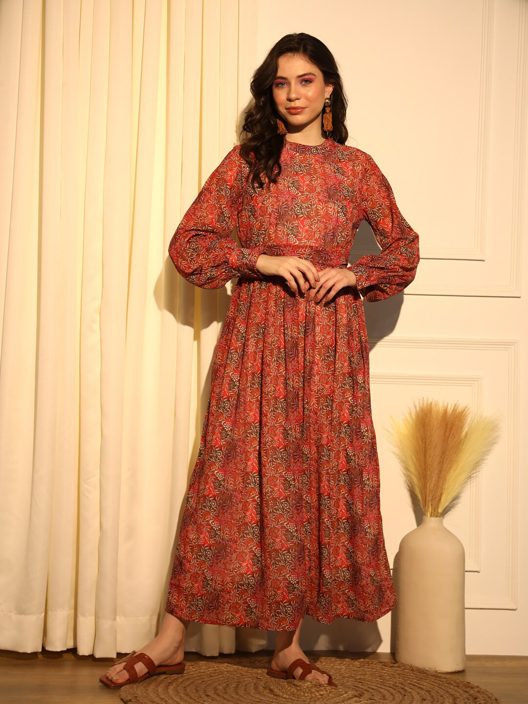 

BELAVINE Floral Printed Cuffed Sleeves Maxi Dress, Red