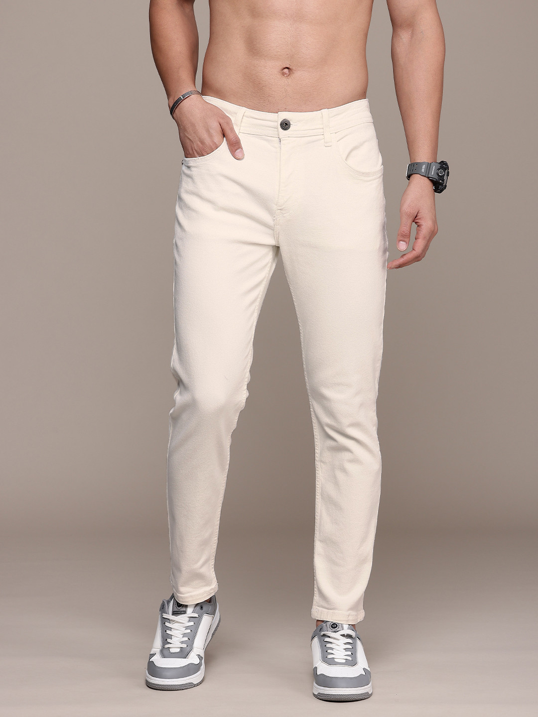 

Roadster Men Mid-Rise Relaxed Fit Jeans, Beige