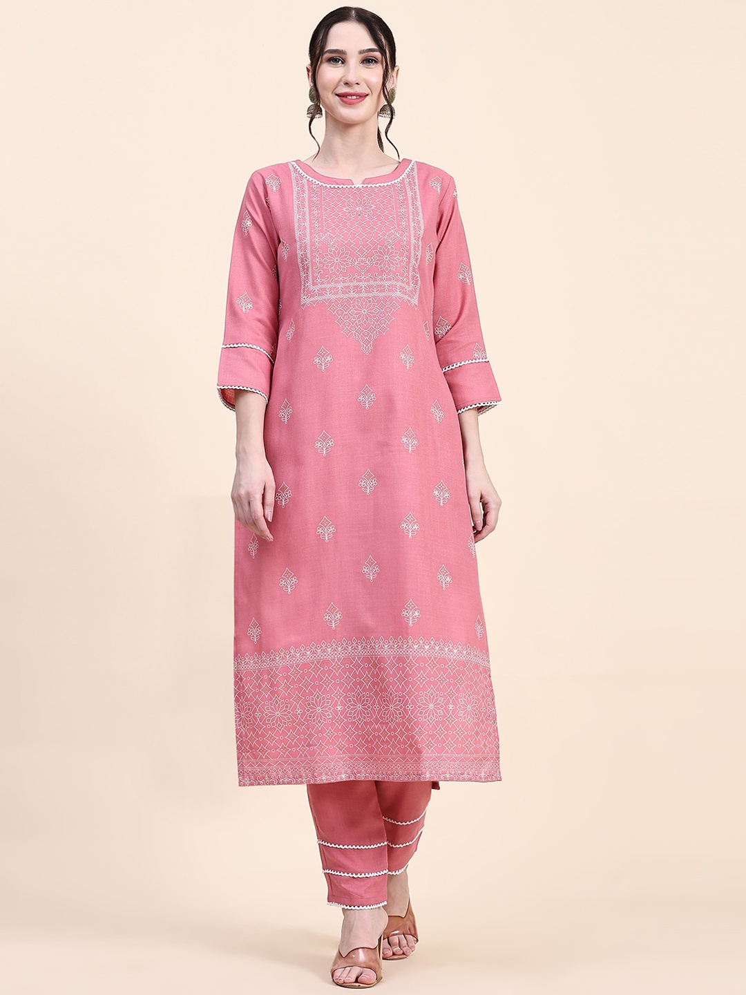 

CaniBani Ethnic Motifs Printed Regular Thread Work Pure Cotton Kurta With Trouser, Pink