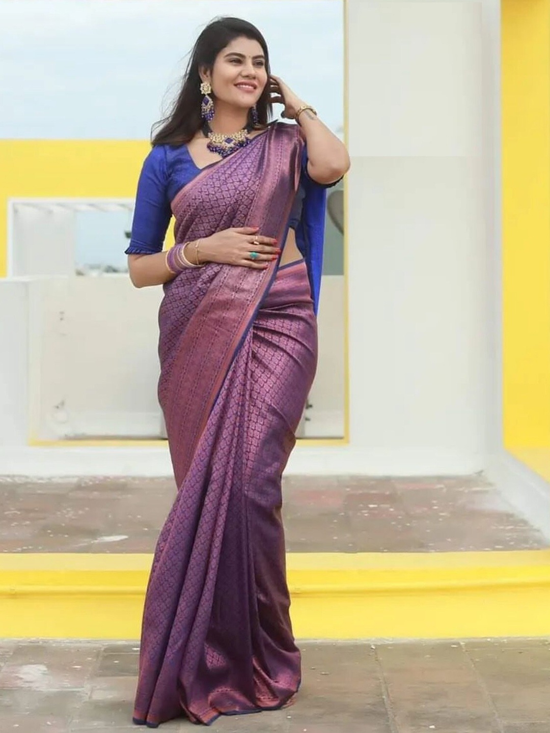 

Naishu Trendz Woven Design Zari Pure Silk Kanjeevaram Saree, Blue