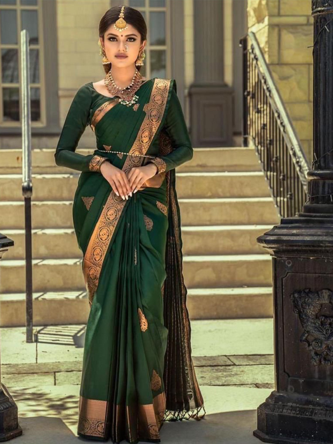 

Naishu Trendz Ethnic Motifs Woven Design Pure Silk Kanjeevaram Zari Saree, Green