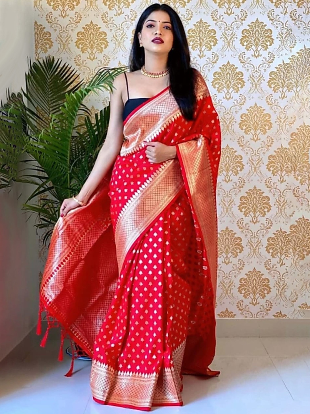 

Naishu Trendz Woven Design Zari Pure Silk Kanjeevaram Saree, Red