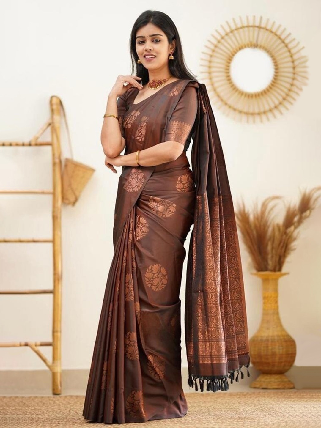 

Naishu Trendz Floral Woven Design Pure Silk Kanjeevaram Zari Saree, Coffee brown