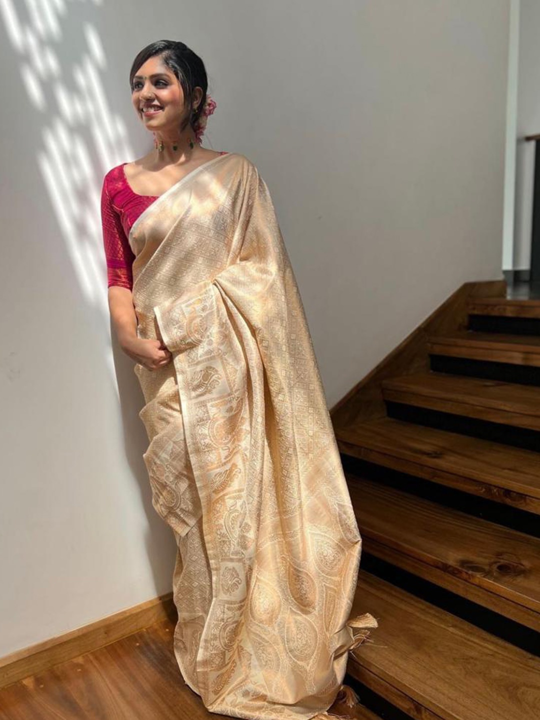 

Naishu Trendz Ethnic Motifs Woven Design Pure Silk Kanjeevaram Zari Saree, Cream