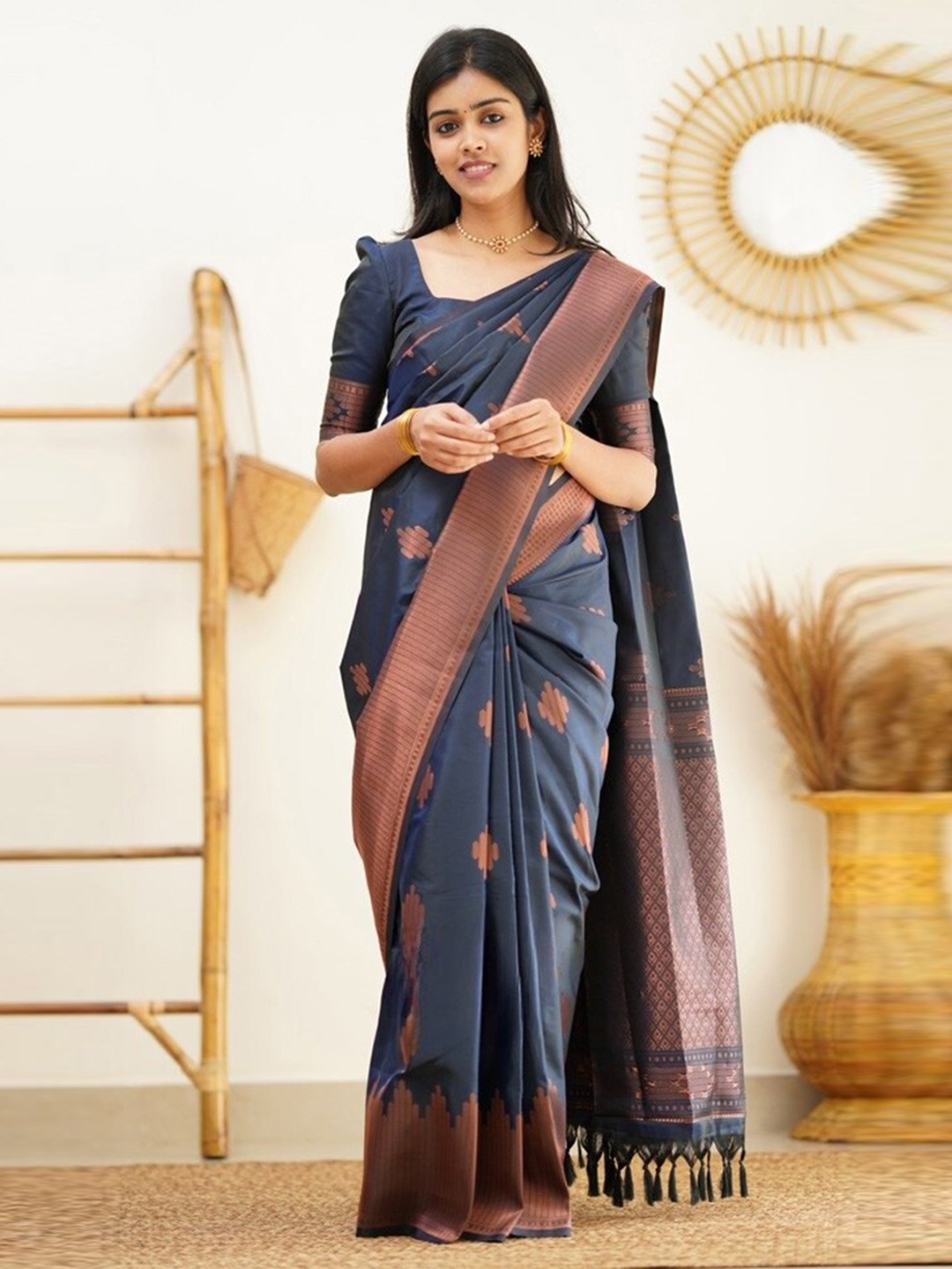 

Naishu Trendz Ethnic Motifs Woven Design Pure Silk Kanjeevaram Zari Saree, Navy blue
