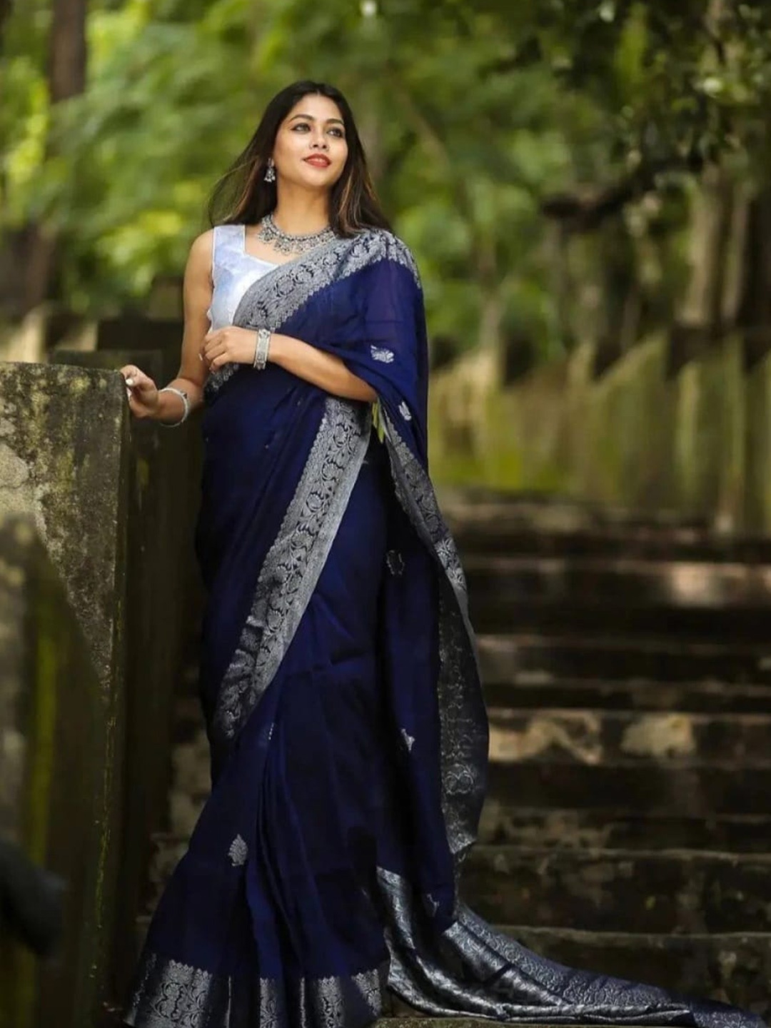 

Naishu Trendz Ethnic Motifs Woven Design Zari Pure Silk Kanjeevaram Saree, Blue