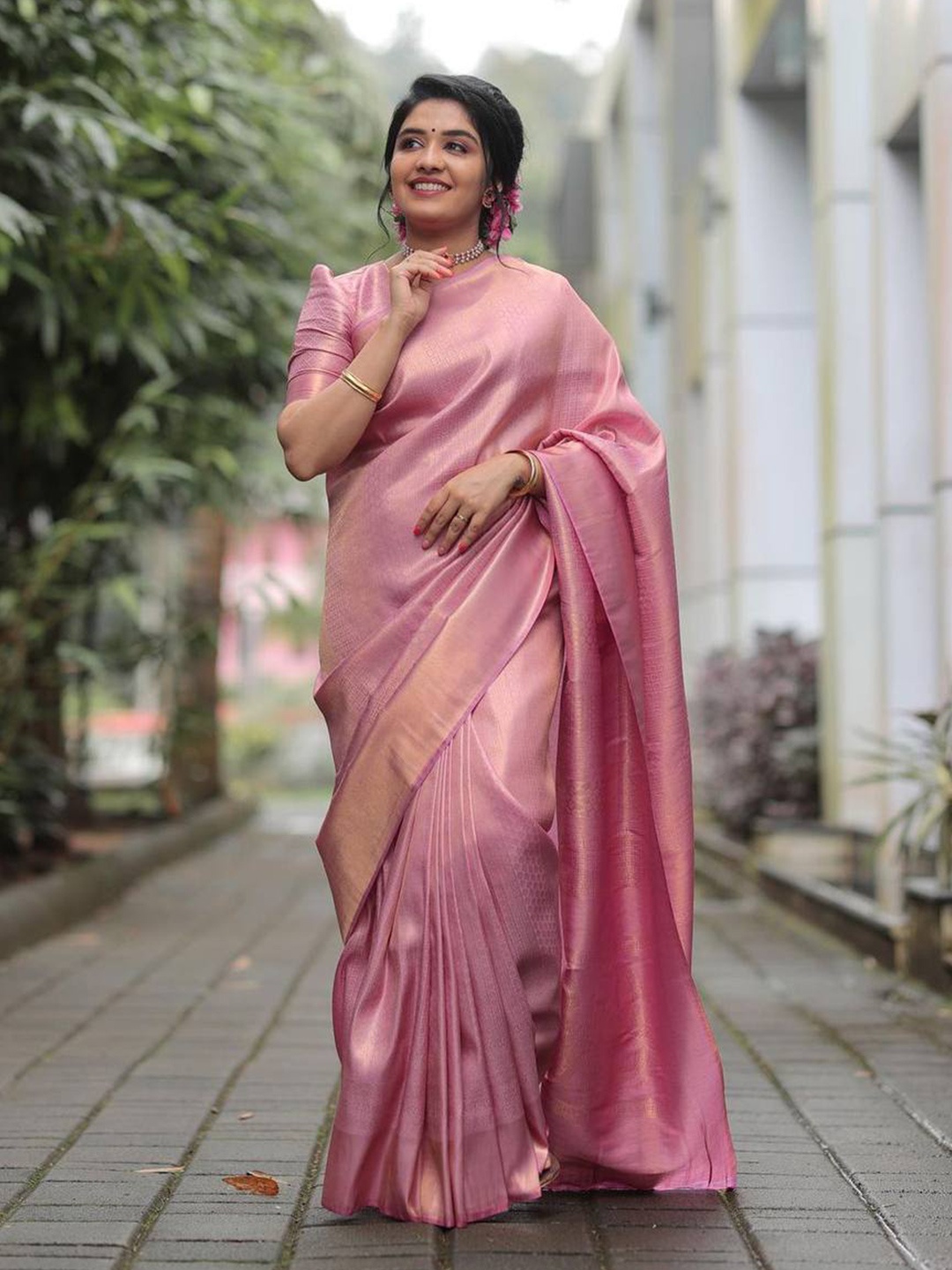 

Naishu Trendz Ethnic Motifs Woven Design Zari Pure Silk Kanjeevaram Saree, Pink