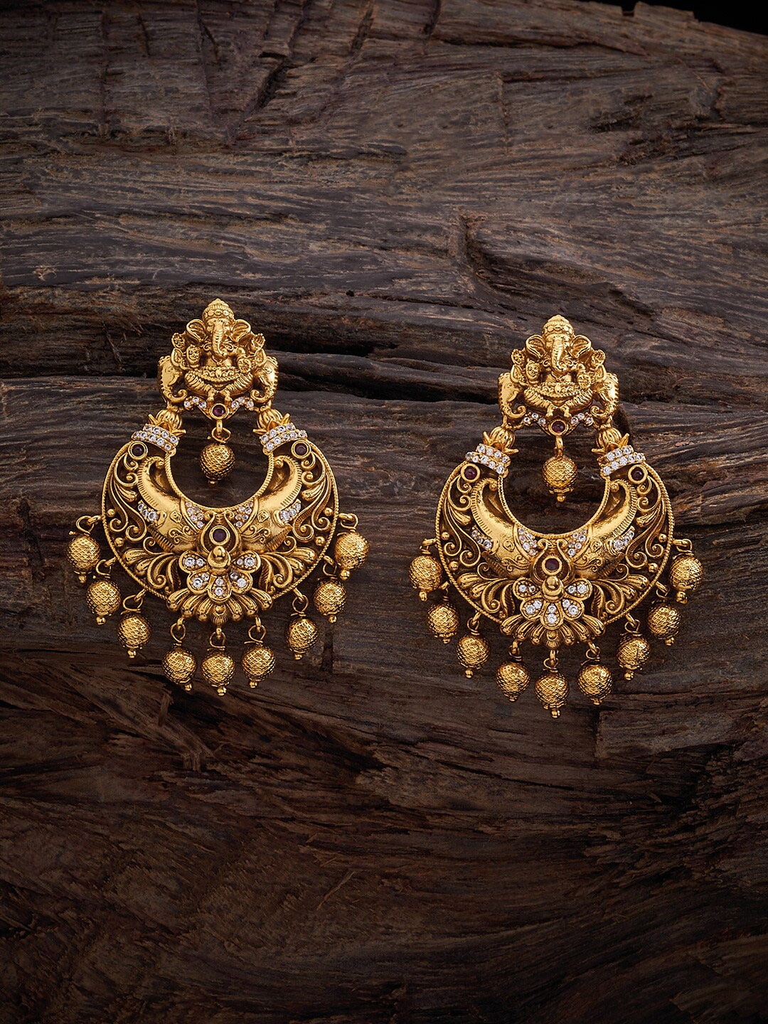 

Kushal's Fashion Jewellery Gold-Plated Classic Chandbalis Earrings