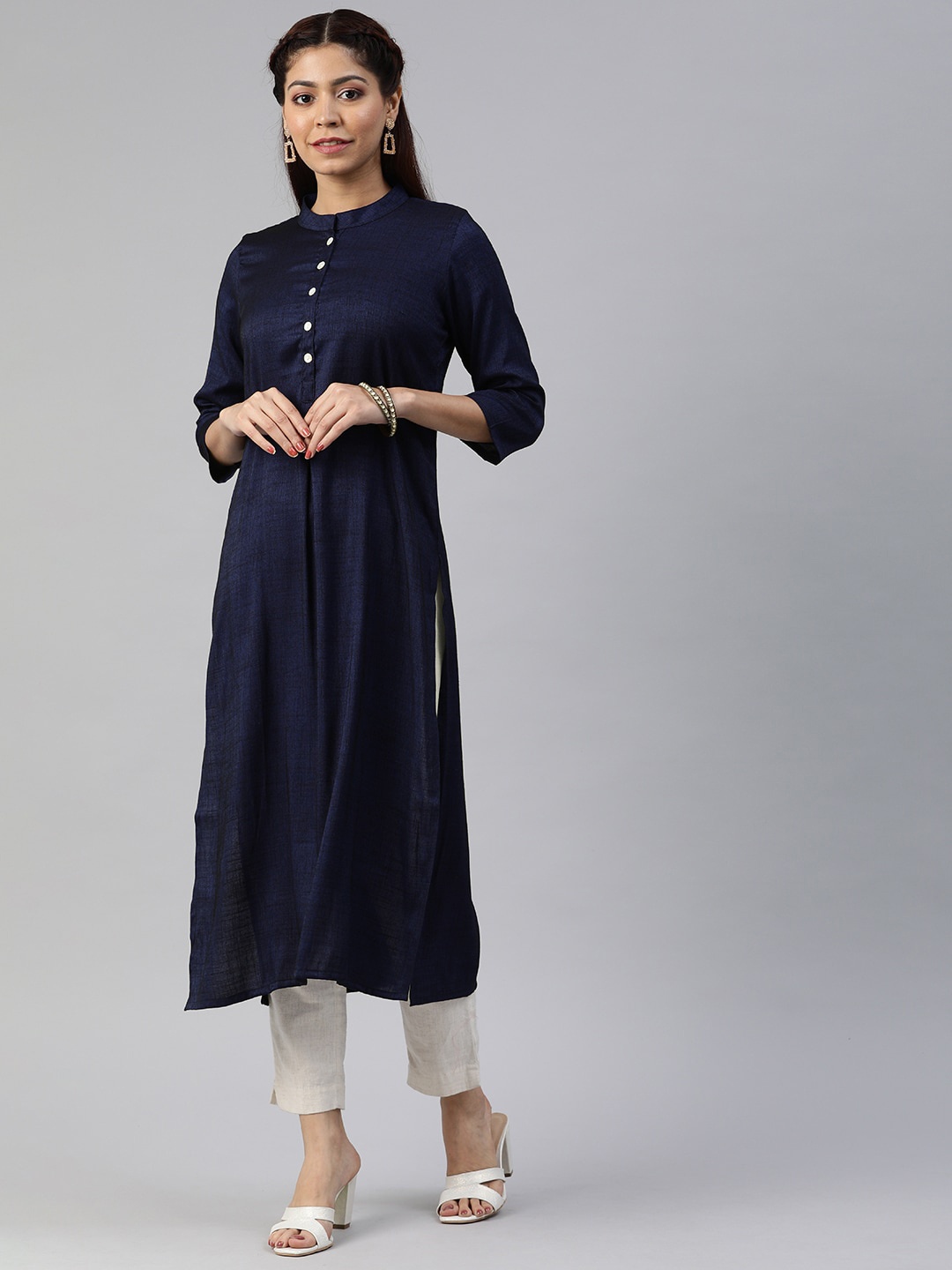 

Swishchick Striped Keyhole Neck Thread Work Kurta, Blue
