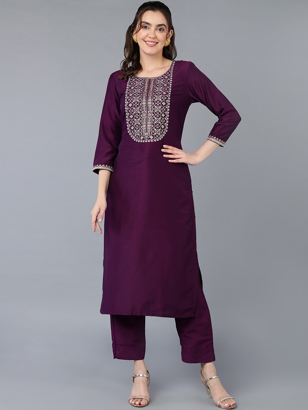 

KALINI Geometric Yoke Design Thread Work Straight Kurta, Burgundy