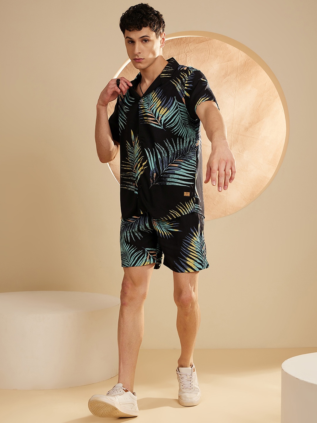 

DENNISON The Vacay Mode Printed Shirt & Shorts, Black