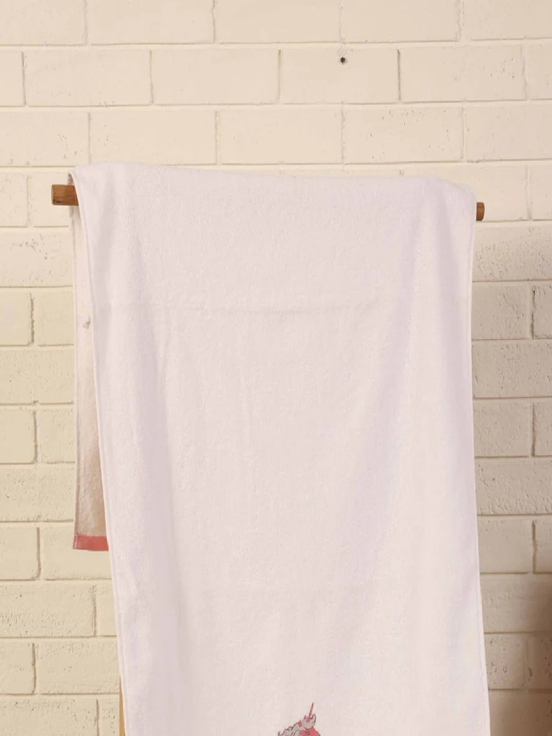 

CUTIE&BOO Off White & Brown Printed 550 GSM Skin Friendly Bath Towels