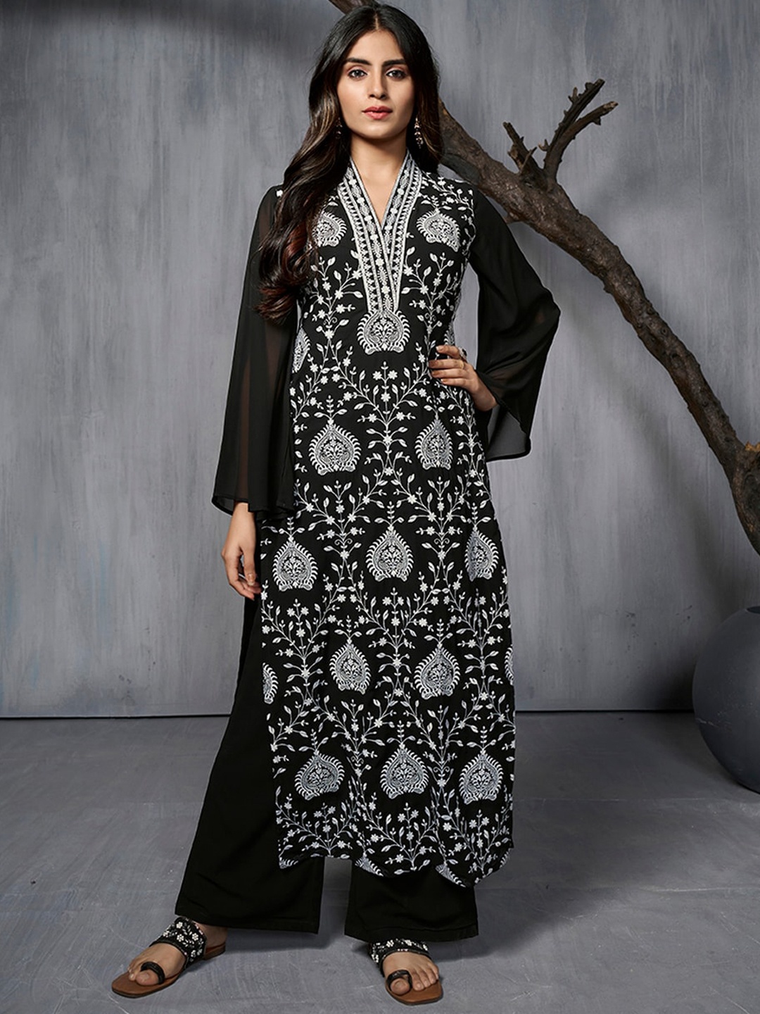 

Inddus Ethnic Motifs Embroidered Thread Work Kurta With Palazzo, Black