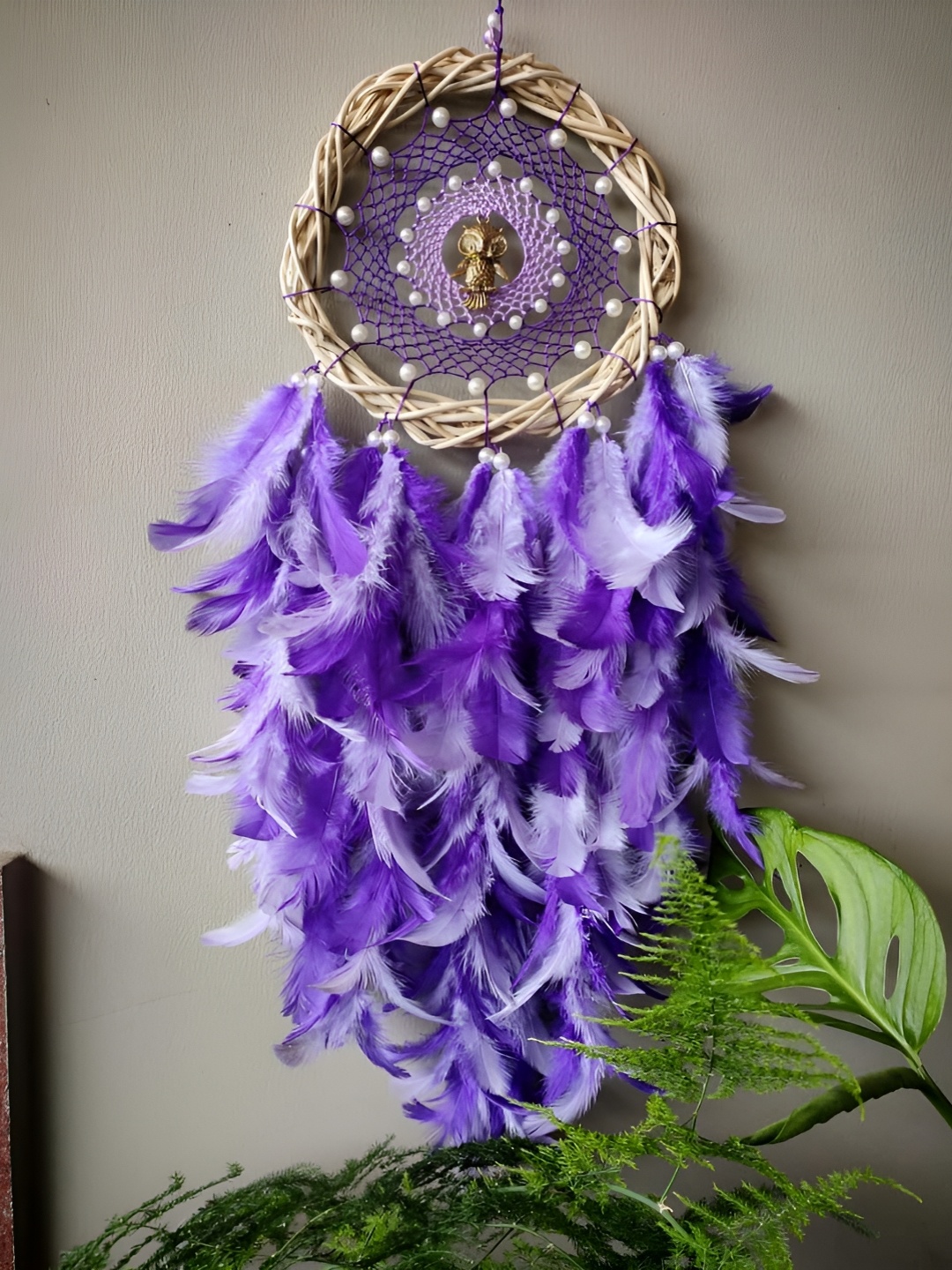 

UVID ART AND CRAFT SUPPLIES Purple & Beige Feathers Hanging Windchimes