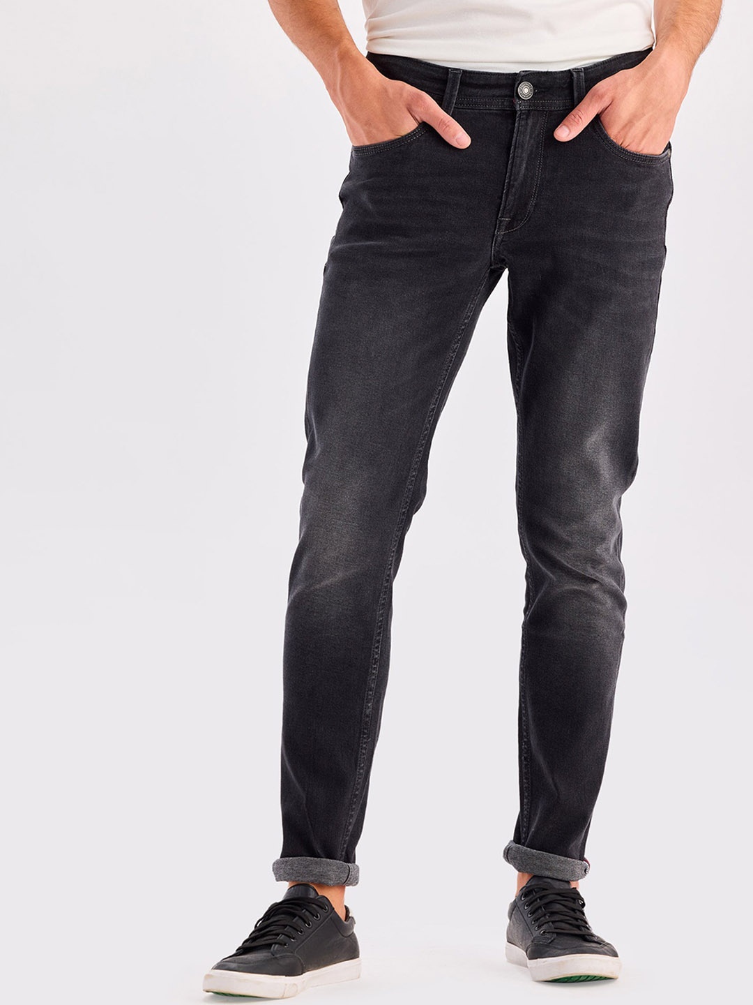 

DAGERRFLY Men Slim Fit Clean Look Light Fade Stretchable Jeans, Black