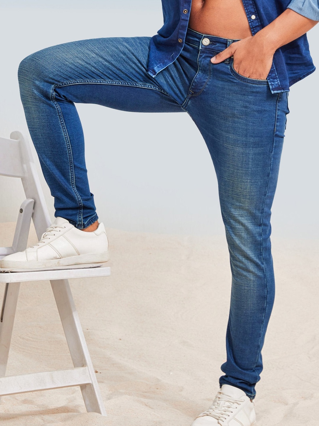 

DAGERRFLY Men Slim Fit Clean Look Light Fade Stretchable Jeans, Navy blue
