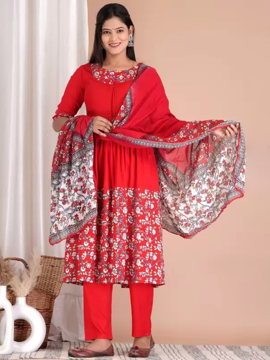 

ORUVAN Floral Printed Regular Kurta with Trousers & With Dupatta, Red