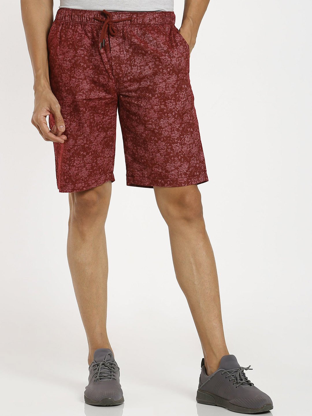 

Red Flame Men Floral Printed Mid-Rise Pure Cotton Shorts