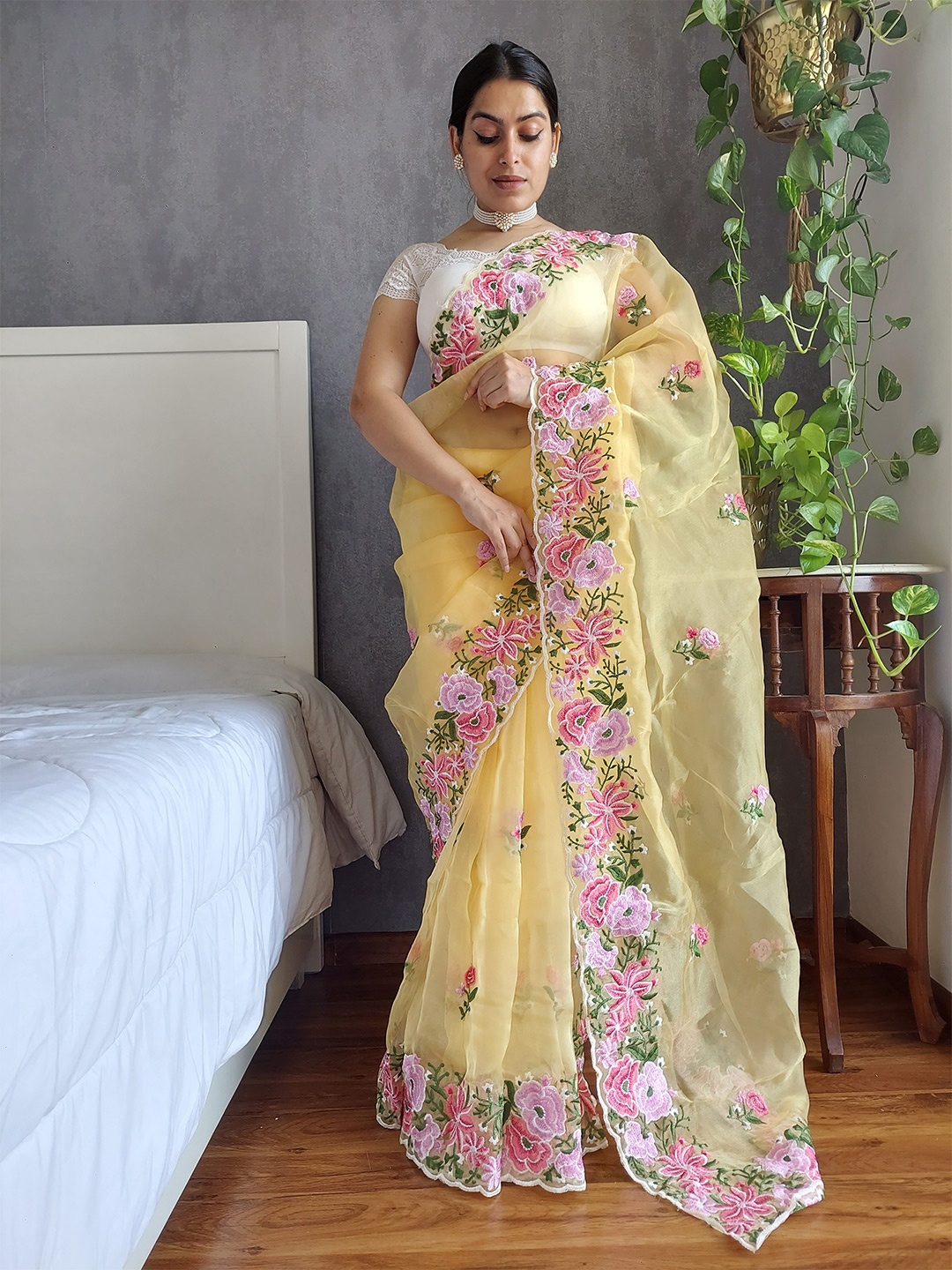 

Munir Floral Embroidered Organza Saree, Yellow
