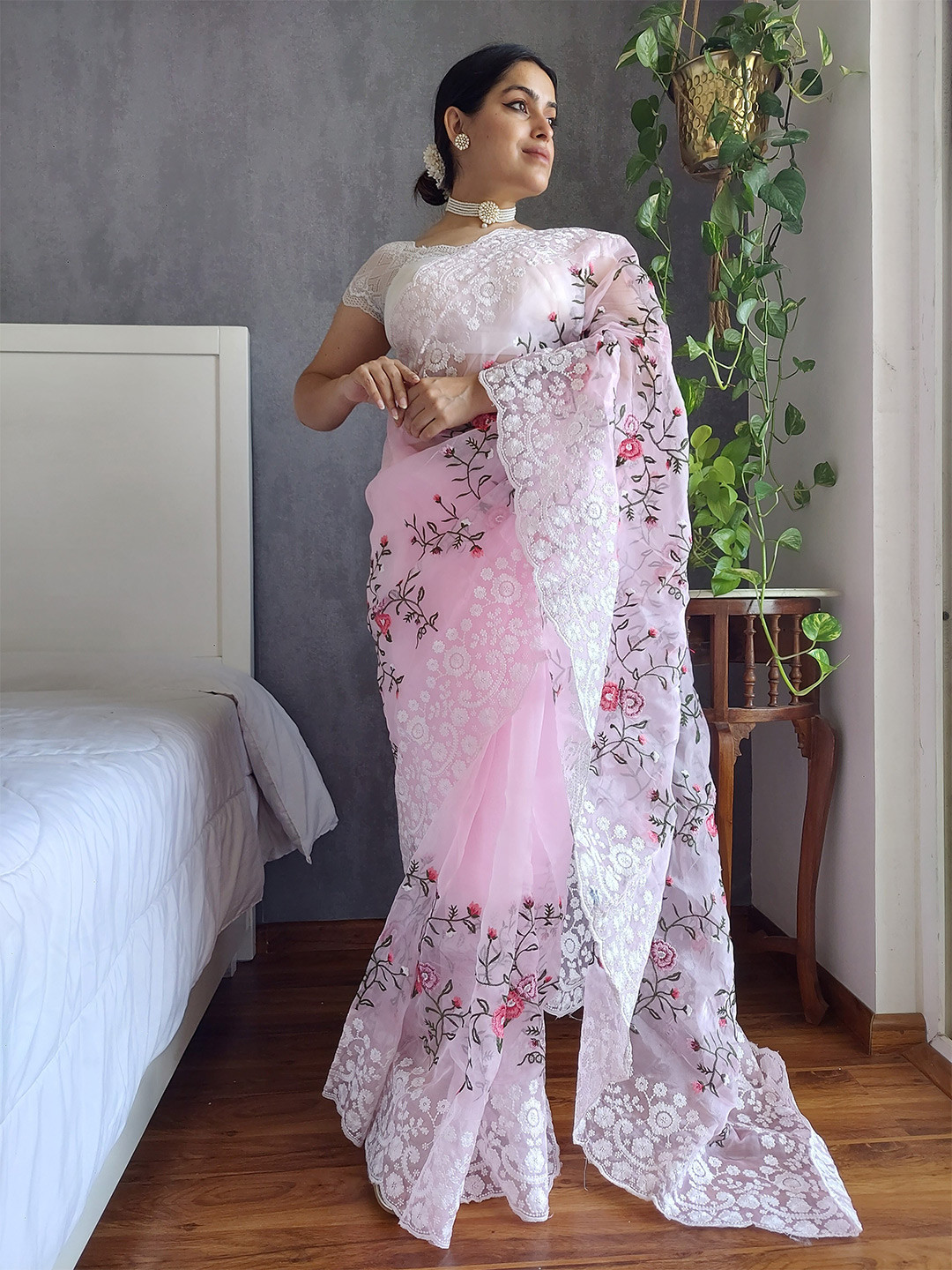 

Munir Floral Embroidered Organza Saree, Pink