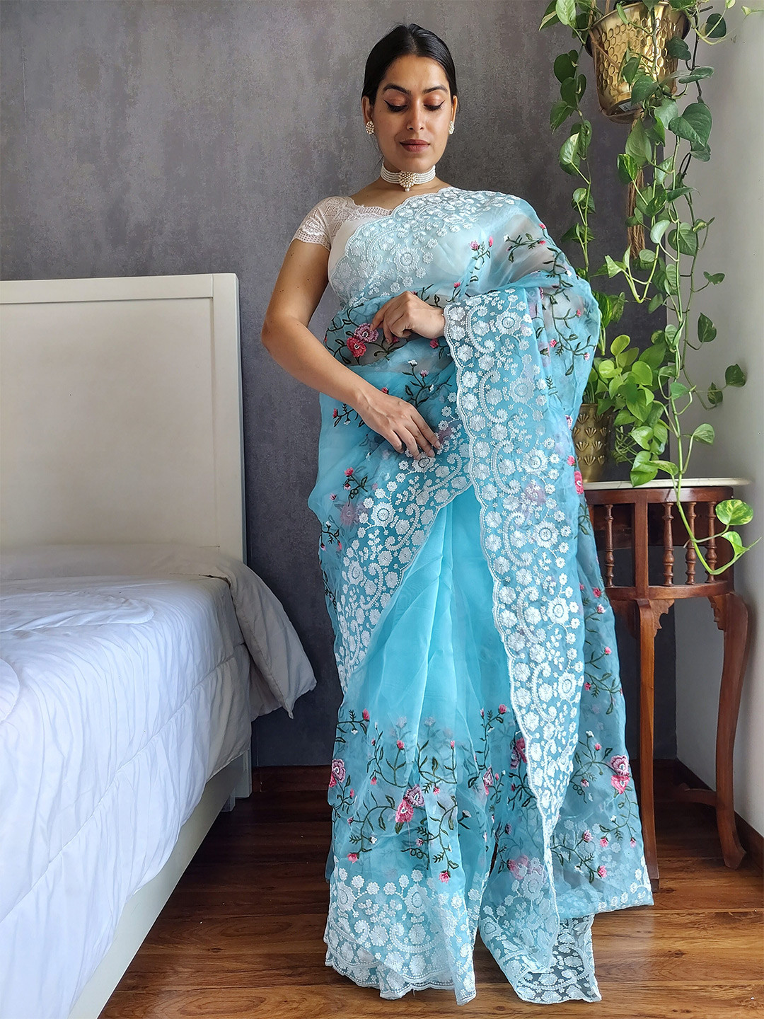

Munir Floral Embroidered Organza Saree, Blue