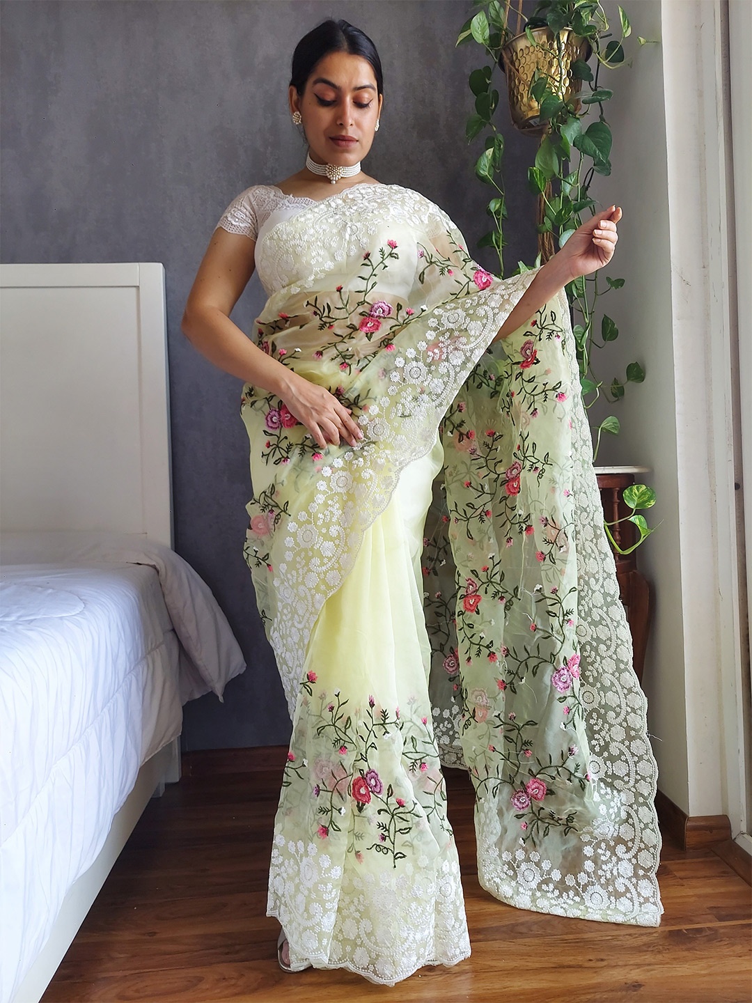 

Munir Floral Embroidered Organza Saree, Yellow