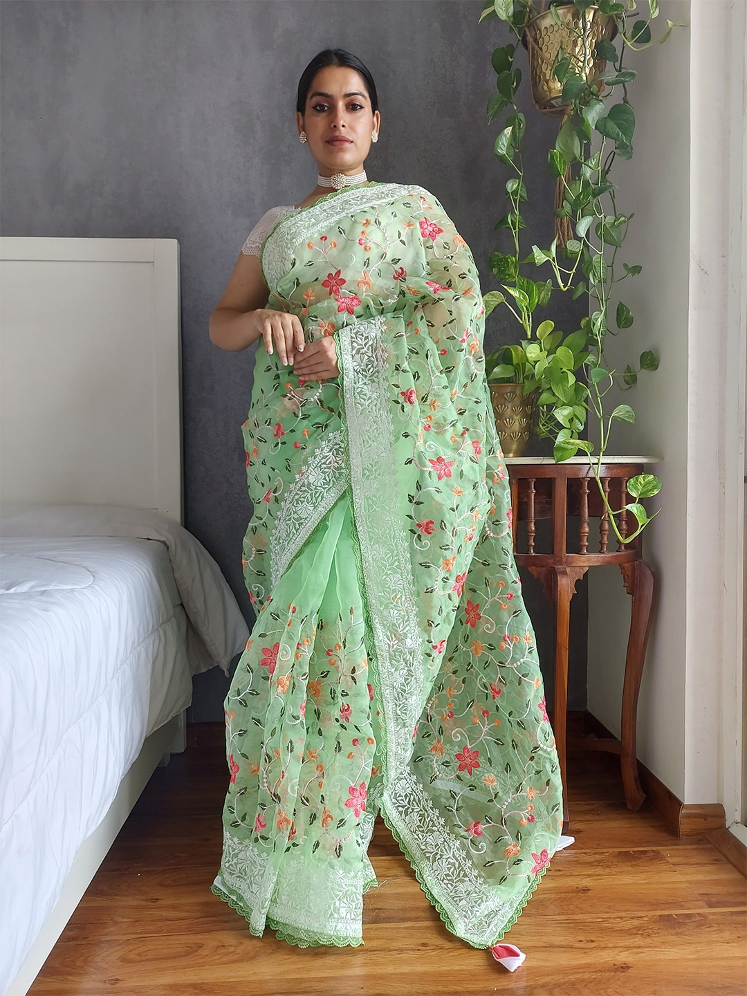 

Munir Floral Embroidered Organza Saree, Green