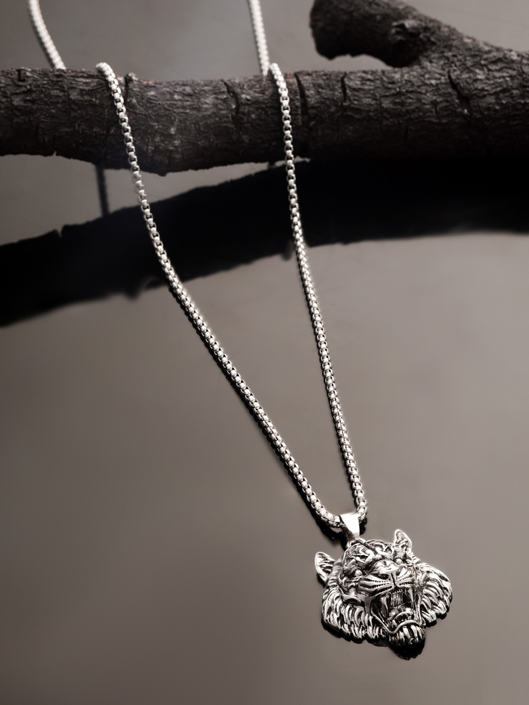 

The Roadster Lifestyle Co. Men Animal Shaped Pendants With Chains, Silver