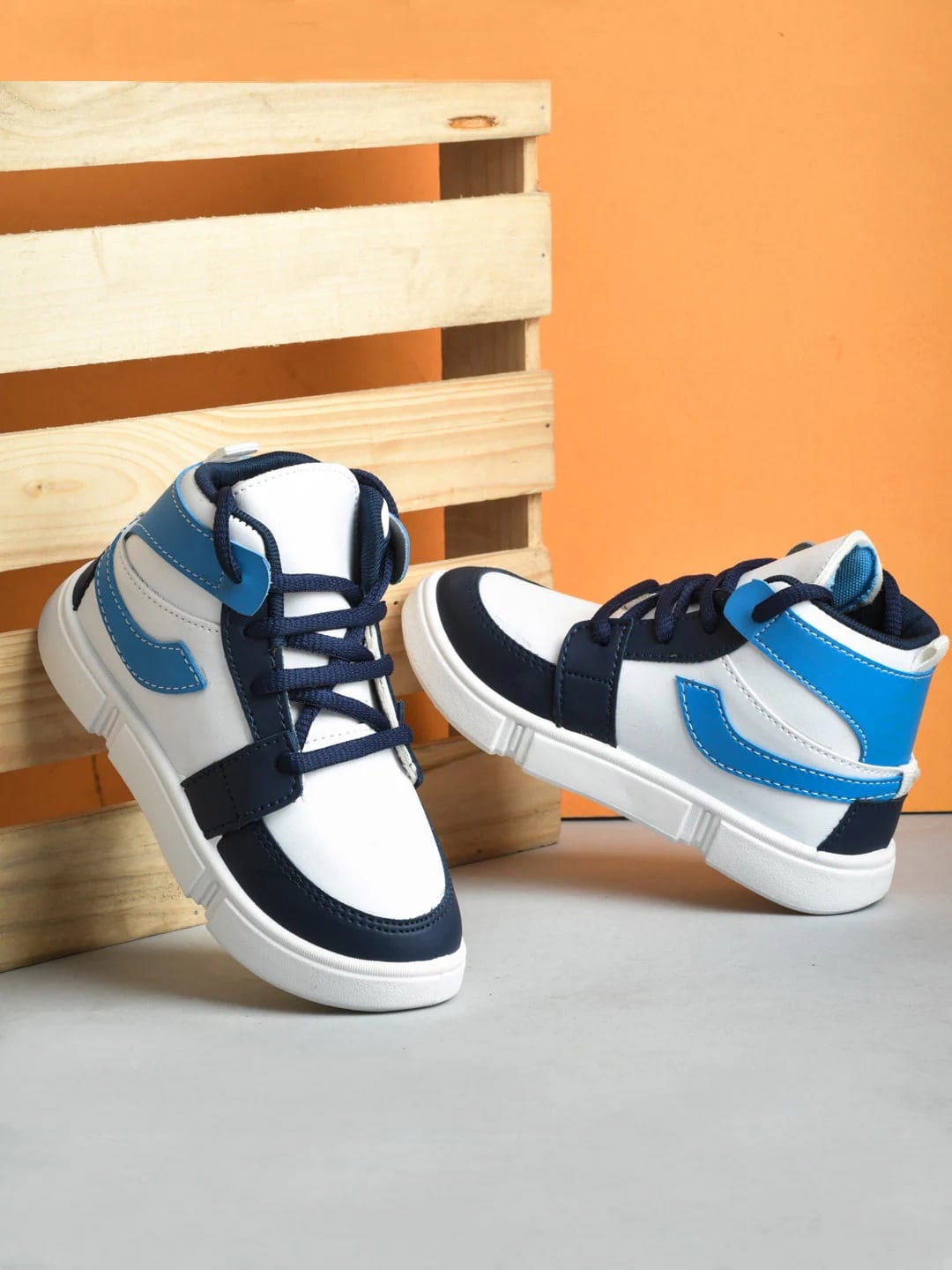 

SPRENGE Boys Colourblocked Mid Top Lightweight Sneakers, Blue