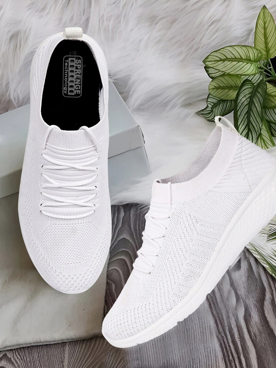 

SPRENGE Men Textured Lightweight Sneakers, White