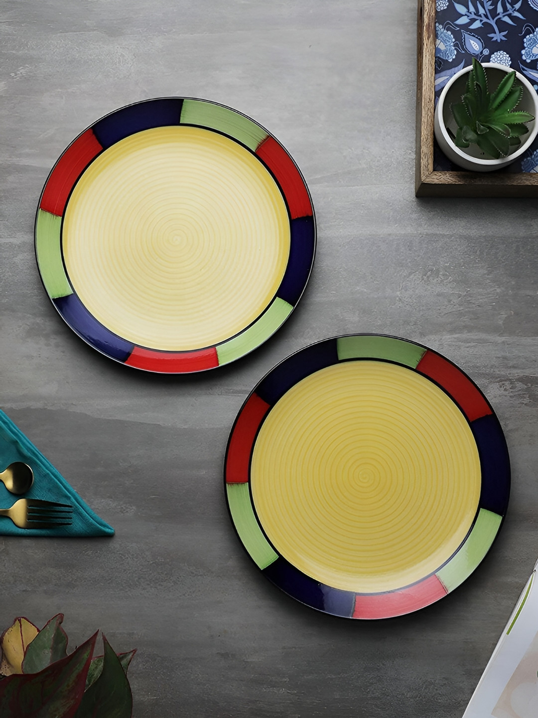

The Decor Lane Red 2 Pieces Ceramic Dinner Plates