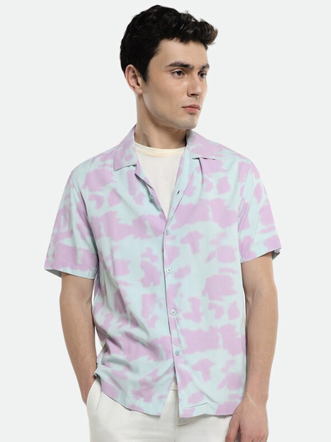 

Dennis Lingo Pink Comfort Abstract Cuban Collar Boxy Opaque Printed Casual Shirt