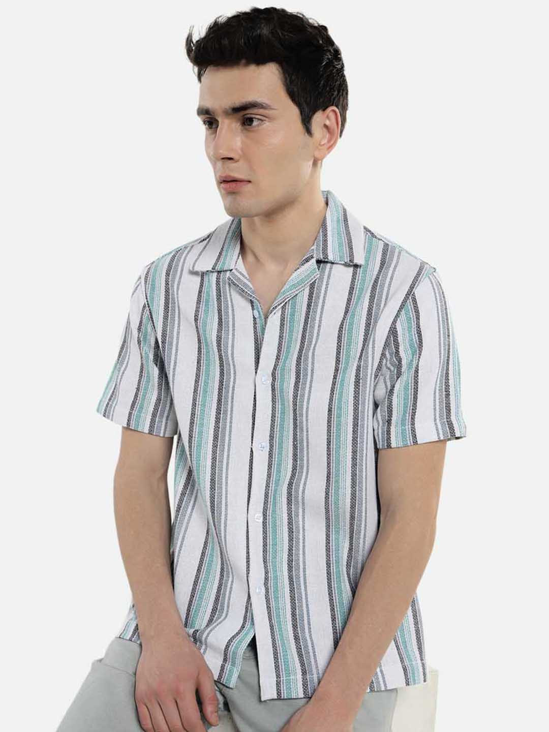 

Dennis Lingo Men Spread Collar Boxy Fit Self-Striped Cotton Casual Shirt, Blue